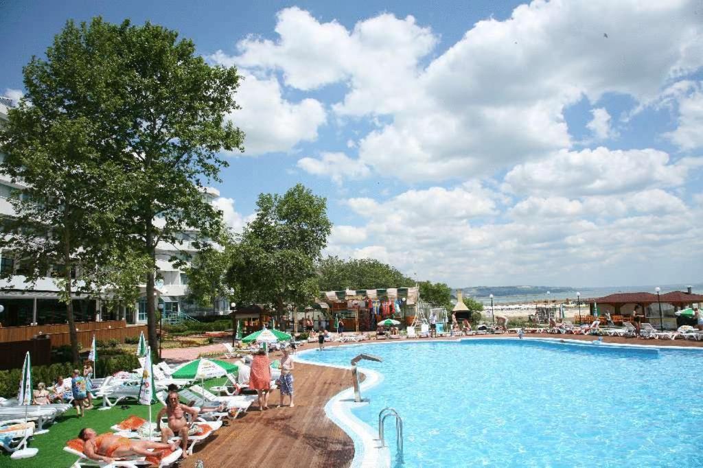 Hotel Arabella Beach البينا المظهر الخارجي الصورة