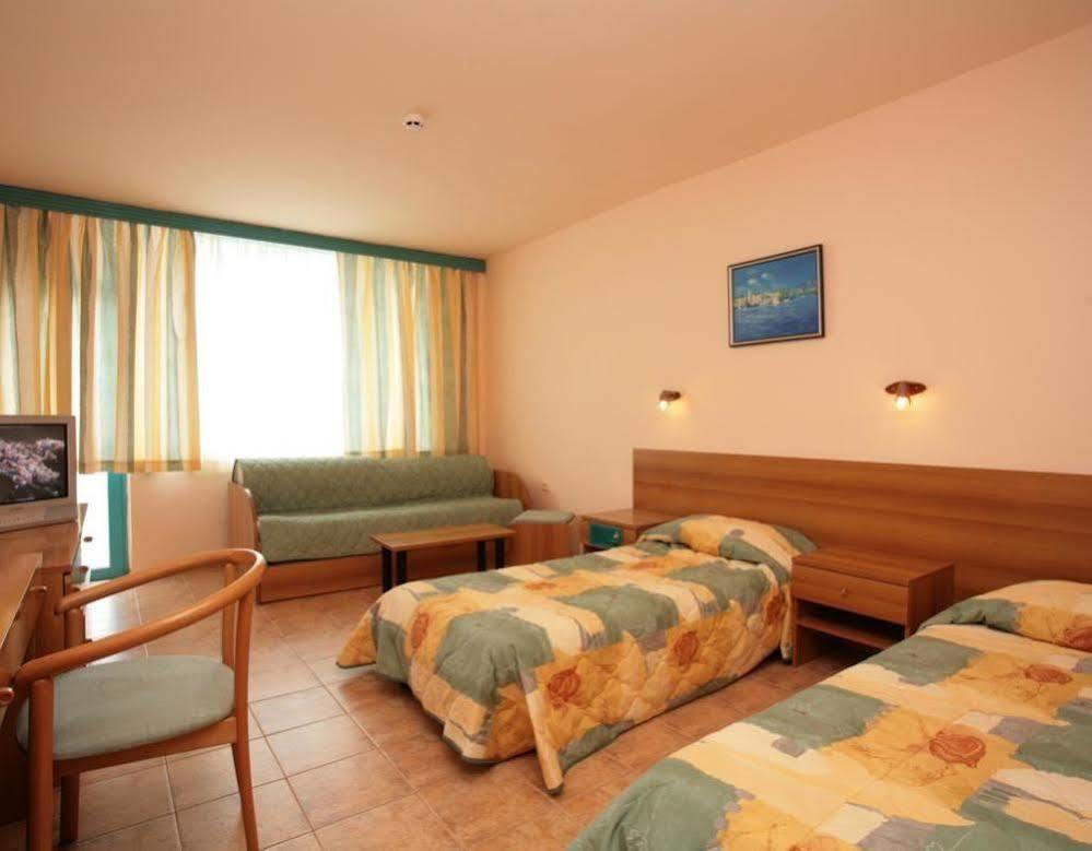 Hotel Arabella Beach البينا المظهر الخارجي الصورة